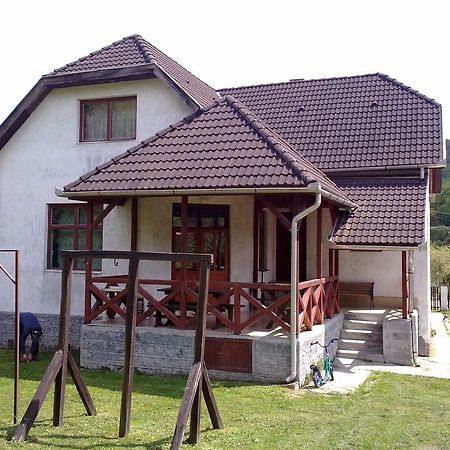 Huta Vendeghaz Hotel Kishuta Esterno foto