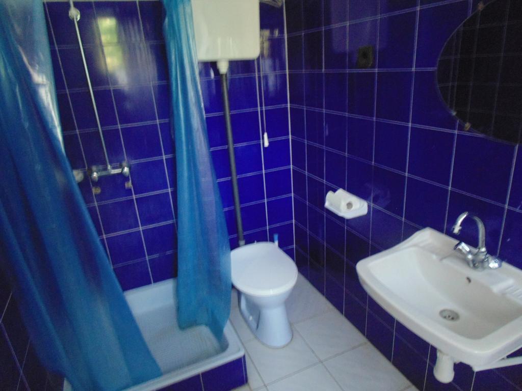 Huta Vendeghaz Hotel Kishuta Esterno foto