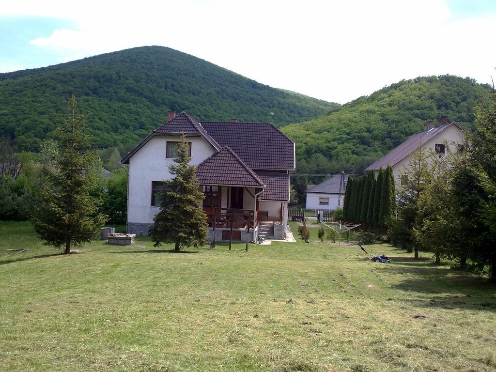 Huta Vendeghaz Hotel Kishuta Esterno foto