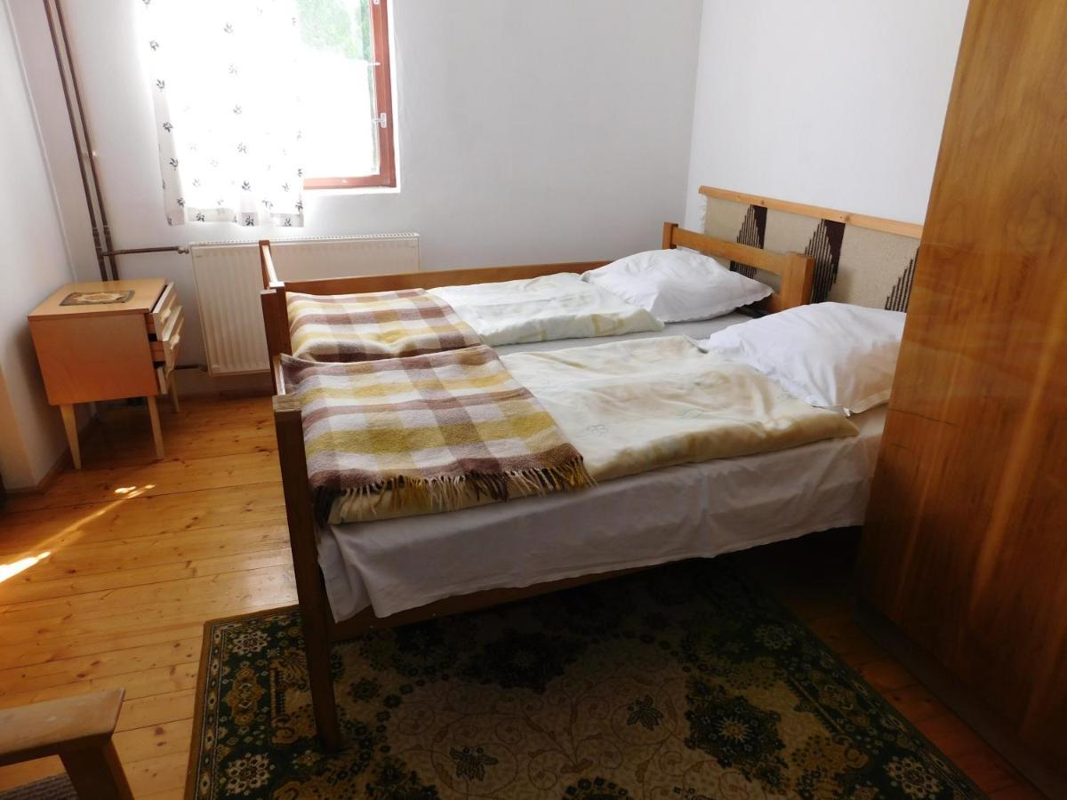 Huta Vendeghaz Hotel Kishuta Esterno foto